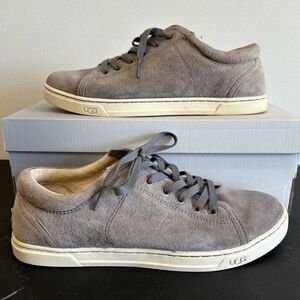 UGG Australia Tomi Sneakers Size 7 Gray Taupe Suede Size 8.5 1005484